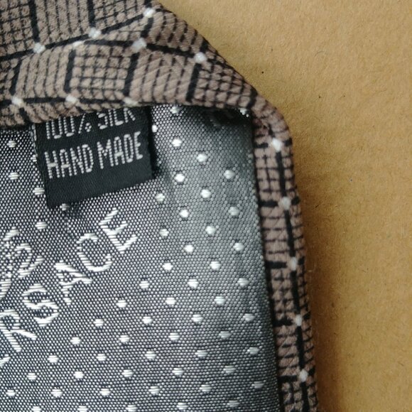 Vintage Versace handmade in Italy 100% silk neutral taupe black t… - Picture 4 of 8